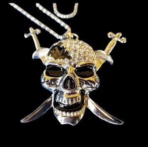 ☠️Pirate Skull Necklace - NWOT☠️